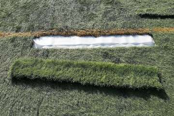 Obras de reforma en el campo municipal de La Herradura (Foto TA)